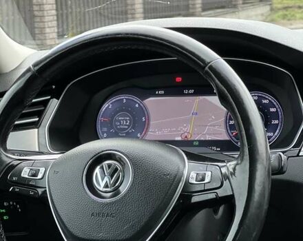 Серый Фольксваген Пассат, объемом двигателя 1.6 л и пробегом 278 тыс. км за 13300 $, фото 17 на Automoto.ua