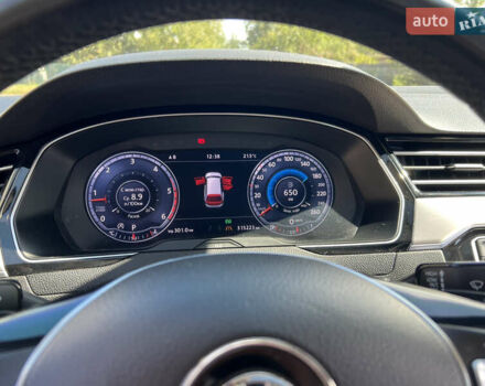 Серый Фольксваген Пассат, объемом двигателя 1.97 л и пробегом 315 тыс. км за 18000 $, фото 27 на Automoto.ua