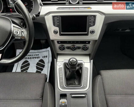 Серый Фольксваген Пассат, объемом двигателя 1.6 л и пробегом 251 тыс. км за 12300 $, фото 18 на Automoto.ua