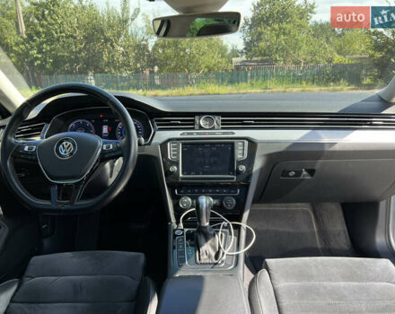 Серый Фольксваген Пассат, объемом двигателя 1.97 л и пробегом 315 тыс. км за 18000 $, фото 33 на Automoto.ua