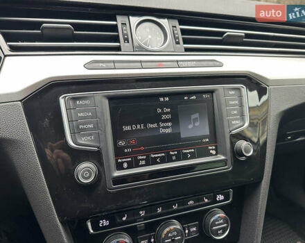 Серый Фольксваген Пассат, объемом двигателя 2 л и пробегом 312 тыс. км за 13999 $, фото 46 на Automoto.ua