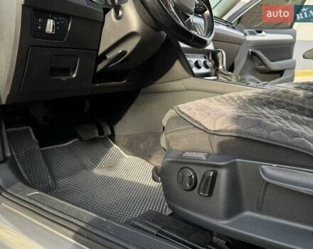 Сірий Фольксваген Пассат, об'ємом двигуна 1.6 л та пробігом 357 тис. км за 12999 $, фото 16 на Automoto.ua