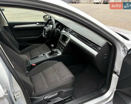 Серый Фольксваген Пассат, объемом двигателя 1.6 л и пробегом 251 тыс. км за 12300 $, фото 10 на Automoto.ua