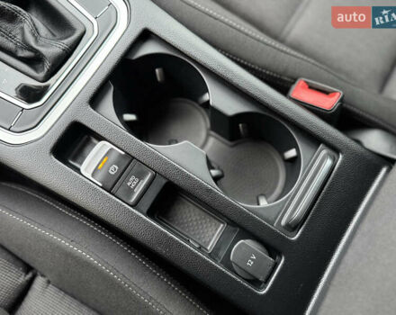 Серый Фольксваген Пассат, объемом двигателя 2 л и пробегом 248 тыс. км за 13750 $, фото 100 на Automoto.ua