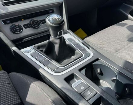 Серый Фольксваген Пассат, объемом двигателя 2 л и пробегом 290 тыс. км за 13999 $, фото 16 на Automoto.ua