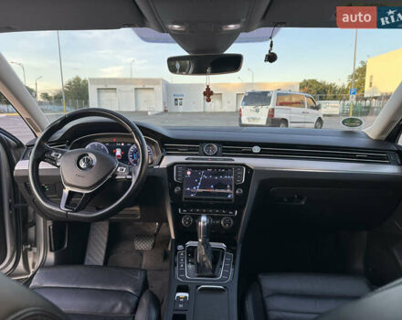 Серый Фольксваген Пассат, объемом двигателя 1.97 л и пробегом 208 тыс. км за 18000 $, фото 7 на Automoto.ua