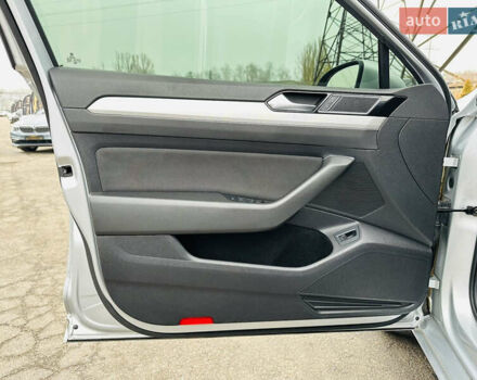 Сірий Фольксваген Пассат, об'ємом двигуна 1.97 л та пробігом 309 тис. км за 13900 $, фото 13 на Automoto.ua