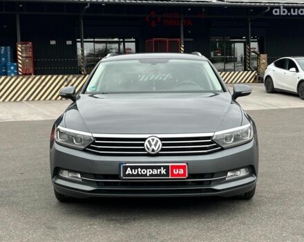 Серый Фольксваген Пассат, объемом двигателя 2 л и пробегом 300 тыс. км за 15390 $, фото 1 на Automoto.ua