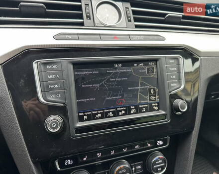 Серый Фольксваген Пассат, объемом двигателя 2 л и пробегом 312 тыс. км за 13999 $, фото 47 на Automoto.ua