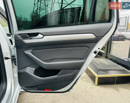 Сірий Фольксваген Пассат, об'ємом двигуна 1.97 л та пробігом 309 тис. км за 13900 $, фото 22 на Automoto.ua