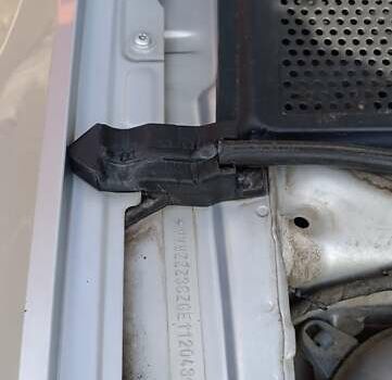 Серый Фольксваген Пассат, объемом двигателя 1.6 л и пробегом 235 тыс. км за 12800 $, фото 46 на Automoto.ua