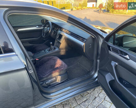 Сірий Фольксваген Пассат, об'ємом двигуна 1.6 л та пробігом 239 тис. км за 14300 $, фото 16 на Automoto.ua