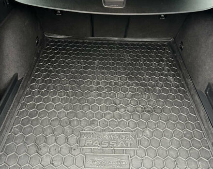 Серый Фольксваген Пассат, объемом двигателя 1.97 л и пробегом 218 тыс. км за 11800 $, фото 23 на Automoto.ua