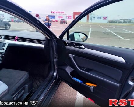 Серый Фольксваген Пассат, объемом двигателя 1.6 л и пробегом 212 тыс. км за 13500 $, фото 5 на Automoto.ua