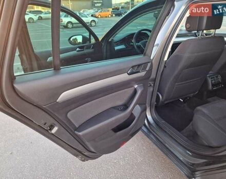 Сірий Фольксваген Пассат, об'ємом двигуна 1.97 л та пробігом 300 тис. км за 14200 $, фото 28 на Automoto.ua