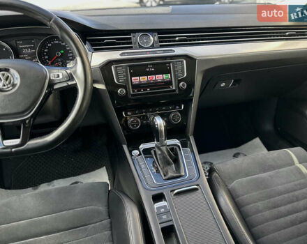 Серый Фольксваген Пассат, объемом двигателя 2 л и пробегом 370 тыс. км за 13999 $, фото 38 на Automoto.ua