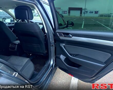 Серый Фольксваген Пассат, объемом двигателя 1.6 л и пробегом 212 тыс. км за 13500 $, фото 4 на Automoto.ua