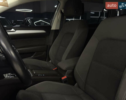 Серый Фольксваген Пассат, объемом двигателя 2 л и пробегом 257 тыс. км за 13599 $, фото 15 на Automoto.ua