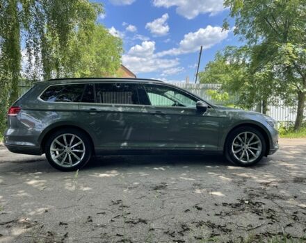 Серый Фольксваген Пассат, объемом двигателя 1.6 л и пробегом 320 тыс. км за 11700 $, фото 1 на Automoto.ua