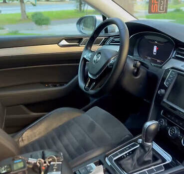 Серый Фольксваген Пассат, объемом двигателя 1.97 л и пробегом 207 тыс. км за 17000 $, фото 8 на Automoto.ua