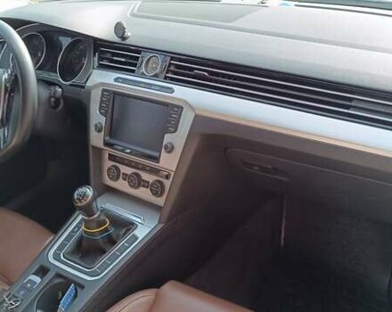 Серый Фольксваген Пассат, объемом двигателя 1.6 л и пробегом 235 тыс. км за 12800 $, фото 68 на Automoto.ua