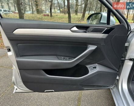 Серый Фольксваген Пассат, объемом двигателя 2 л и пробегом 312 тыс. км за 13999 $, фото 16 на Automoto.ua