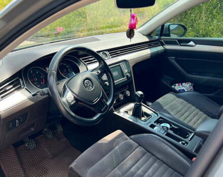 Серый Фольксваген Пассат, объемом двигателя 1.6 л и пробегом 305 тыс. км за 14000 $, фото 12 на Automoto.ua