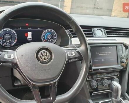 Серый Фольксваген Пассат, объемом двигателя 1.97 л и пробегом 180 тыс. км за 20000 $, фото 7 на Automoto.ua