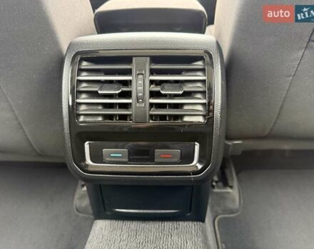 Серый Фольксваген Пассат, объемом двигателя 1.6 л и пробегом 325 тыс. км за 12200 $, фото 20 на Automoto.ua