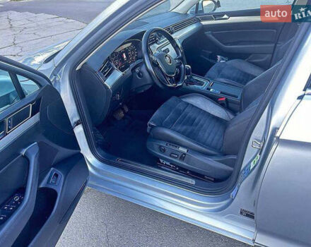 Серый Фольксваген Пассат, объемом двигателя 1.97 л и пробегом 207 тыс. км за 17000 $, фото 1 на Automoto.ua