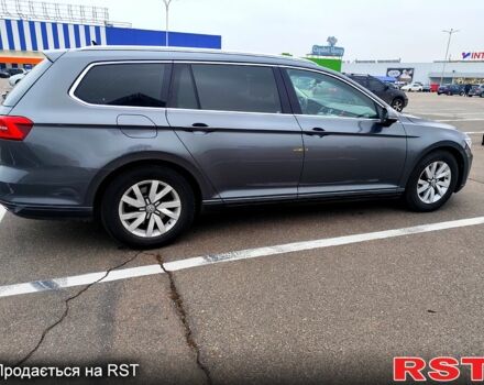 Серый Фольксваген Пассат, объемом двигателя 1.6 л и пробегом 212 тыс. км за 13500 $, фото 2 на Automoto.ua