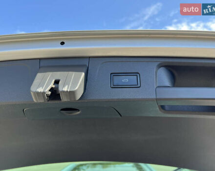 Серый Фольксваген Пассат, объемом двигателя 1.97 л и пробегом 315 тыс. км за 18000 $, фото 31 на Automoto.ua