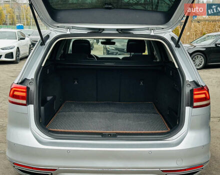 Сірий Фольксваген Пассат, об'ємом двигуна 1.97 л та пробігом 309 тис. км за 13900 $, фото 16 на Automoto.ua