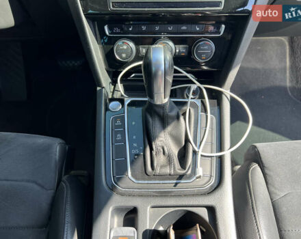 Серый Фольксваген Пассат, объемом двигателя 1.97 л и пробегом 315 тыс. км за 18000 $, фото 36 на Automoto.ua