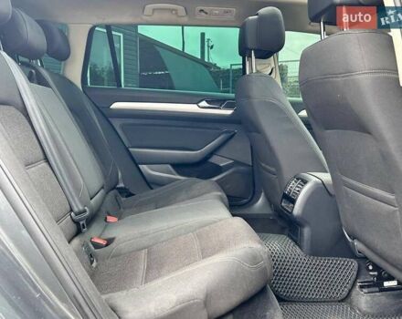 Серый Фольксваген Пассат, объемом двигателя 1.97 л и пробегом 334 тыс. км за 13000 $, фото 33 на Automoto.ua