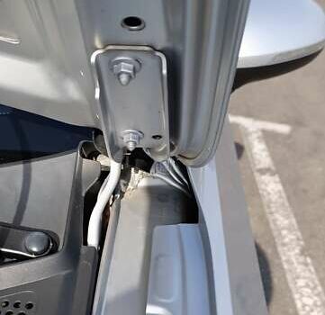 Серый Фольксваген Пассат, объемом двигателя 1.6 л и пробегом 235 тыс. км за 12800 $, фото 48 на Automoto.ua