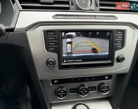 Серый Фольксваген Пассат, объемом двигателя 1.6 л и пробегом 251 тыс. км за 12300 $, фото 25 на Automoto.ua