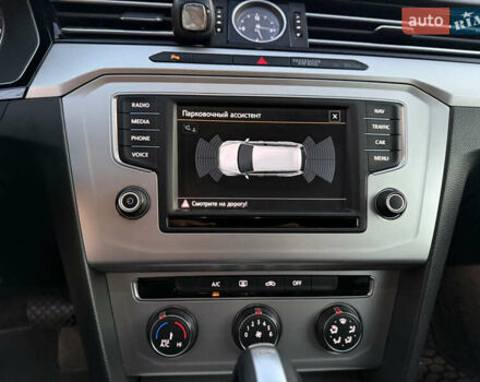 Серый Фольксваген Пассат, объемом двигателя 2 л и пробегом 256 тыс. км за 12800 $, фото 31 на Automoto.ua