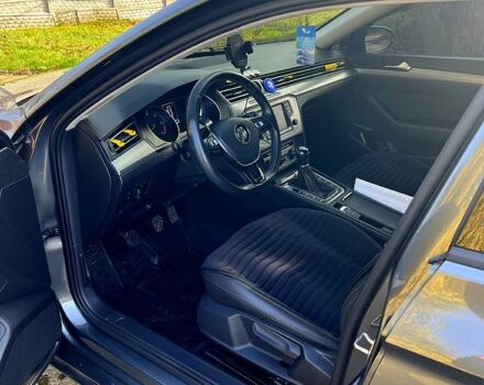 Серый Фольксваген Пассат, объемом двигателя 1.6 л и пробегом 336 тыс. км за 12900 $, фото 5 на Automoto.ua