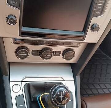 Серый Фольксваген Пассат, объемом двигателя 1.6 л и пробегом 235 тыс. км за 12800 $, фото 75 на Automoto.ua