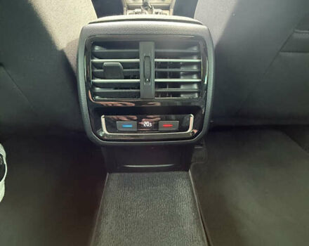 Серый Фольксваген Пассат, объемом двигателя 1.6 л и пробегом 293 тыс. км за 14300 $, фото 6 на Automoto.ua