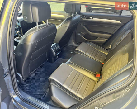 Сірий Фольксваген Пассат, об'ємом двигуна 1.97 л та пробігом 301 тис. км за 16200 $, фото 11 на Automoto.ua