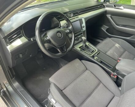 Серый Фольксваген Пассат, объемом двигателя 1.6 л и пробегом 320 тыс. км за 11700 $, фото 4 на Automoto.ua