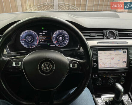 Серый Фольксваген Пассат, объемом двигателя 1.97 л и пробегом 326 тыс. км за 15999 $, фото 49 на Automoto.ua