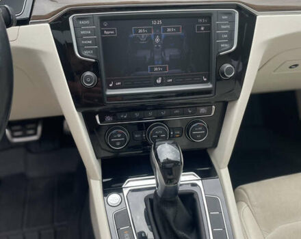 Серый Фольксваген Пассат, объемом двигателя 2 л и пробегом 245 тыс. км за 17995 $, фото 42 на Automoto.ua