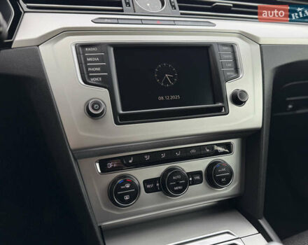 Серый Фольксваген Пассат, объемом двигателя 2 л и пробегом 248 тыс. км за 13750 $, фото 11 на Automoto.ua