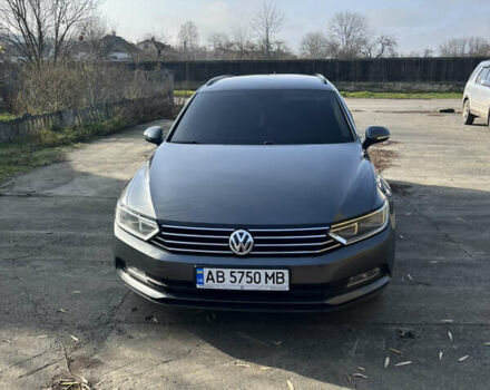 Серый Фольксваген Пассат, объемом двигателя 1.6 л и пробегом 335 тыс. км за 12900 $, фото 2 на Automoto.ua