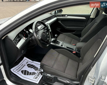 Серый Фольксваген Пассат, объемом двигателя 1.6 л и пробегом 251 тыс. км за 12300 $, фото 12 на Automoto.ua