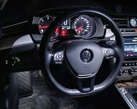 Серый Фольксваген Пассат, объемом двигателя 1.6 л и пробегом 235 тыс. км за 12800 $, фото 4 на Automoto.ua