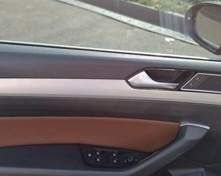 Серый Фольксваген Пассат, объемом двигателя 1.6 л и пробегом 235 тыс. км за 12800 $, фото 30 на Automoto.ua